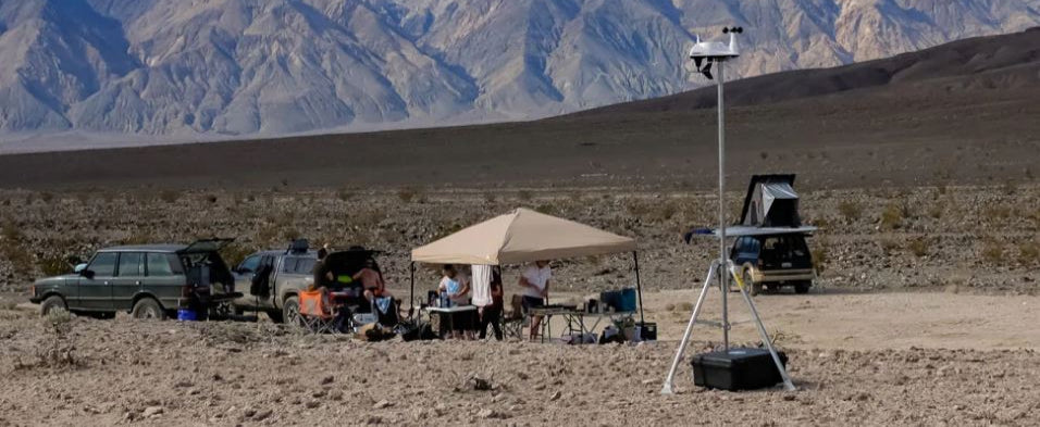 Davis 7716A Mounting Tripod with Lag Bolts for Vantage Pro2 and Vantage Vue